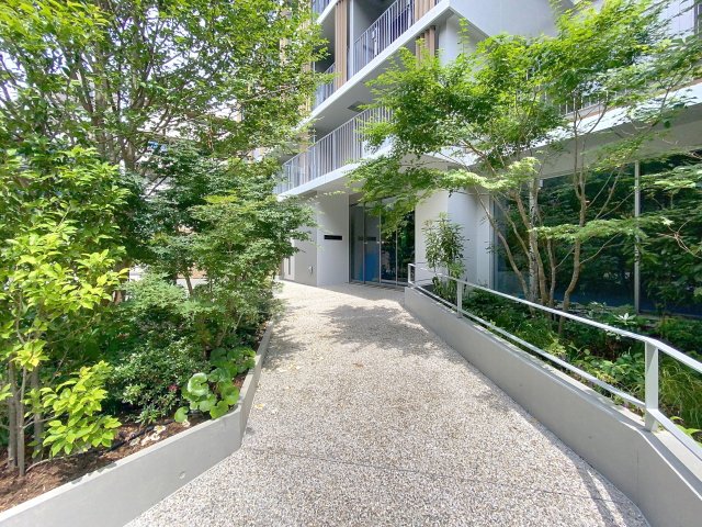 エントランス　建物入口部分