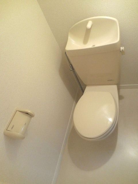 レオパレスストークハイツIIIのトイレ写真