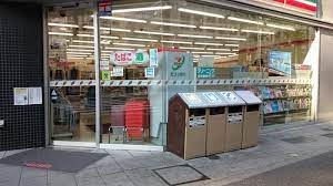 コンビニ　セブンイレブン千代田岩本町2丁目店（コンビニ）まで218m