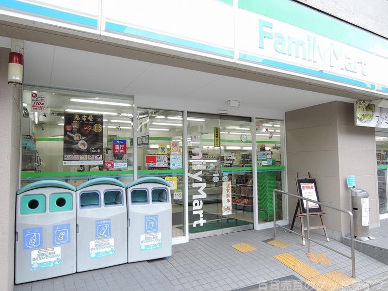コンビニ　ファミリーマート丸太町猪熊店（コンビニ）まで230m