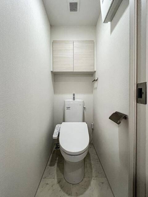 トイレ　温水洗浄便座機能です