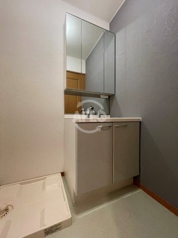 洗面設備　クローバー・プレミア昭和町　独立洗面台