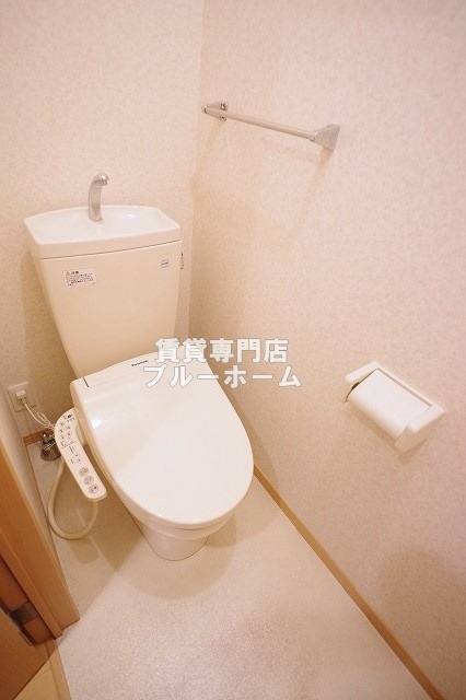 ＪＲ阪和線 堺市駅 徒歩8分 3階建 築21年のトイレ写真