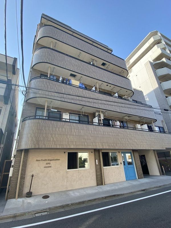 建物外観　１Ｆスーパー