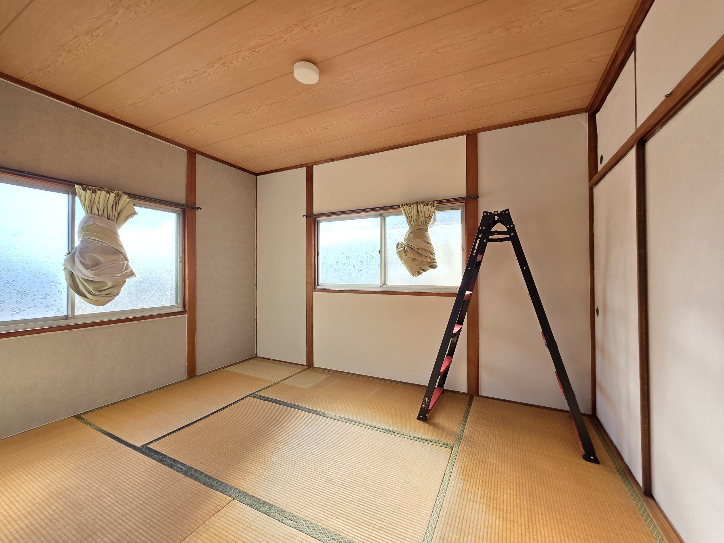 桜ヶ丘戸建の居間写真