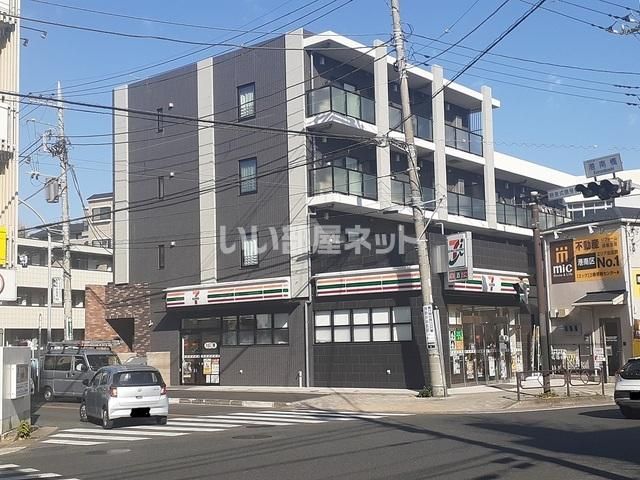 アルカサル中央通