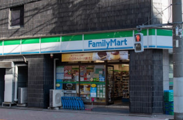 コンビニ　ファミリーマート 台東三筋一丁目店（コンビニ）まで202m