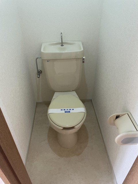 その他　【トイレ】別部屋の写真です。