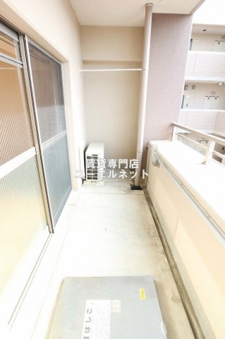 バルコニー　バルコニー付きで採光＆風通し良好！