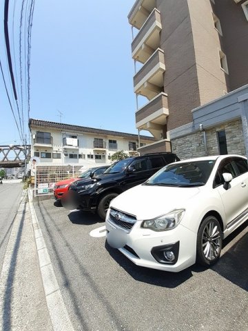 駐車場　車をお持ちの方に嬉しい駐車場付きの物件です