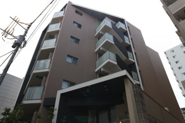 建物外観　綺麗なタイル張りの外観です