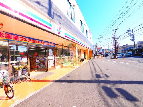 コンビニ　セブンイレブン 横浜六浦2丁目店（コンビニ）まで376m