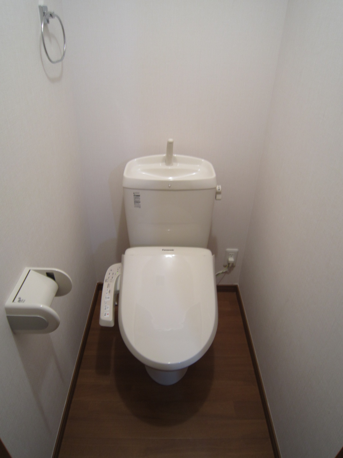 トイレ　温水洗浄便座