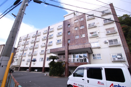 広島市東区山根町のマンションの建物外観
