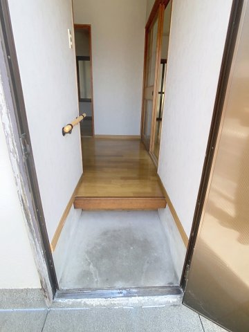 玄関　2025年4月撮影※現況を優先致します。