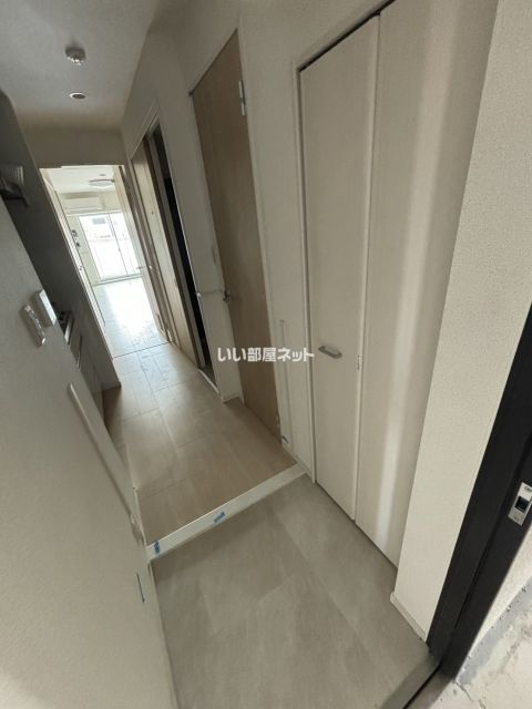 【千葉市中央区問屋町のマンションの玄関】