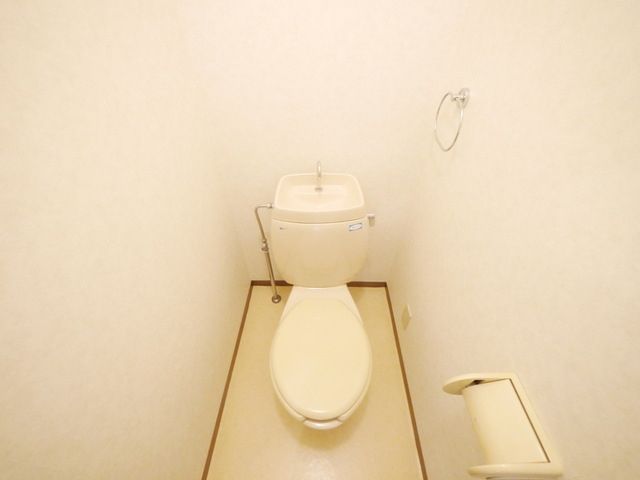 【入間市大字下藤沢のアパートのトイレ】
