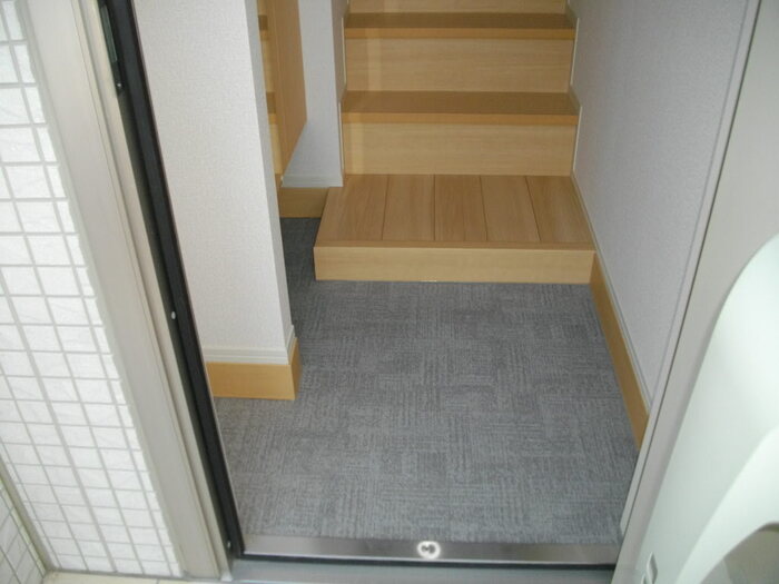 酒田市東町2LDK Grandir A203の玄関写真
