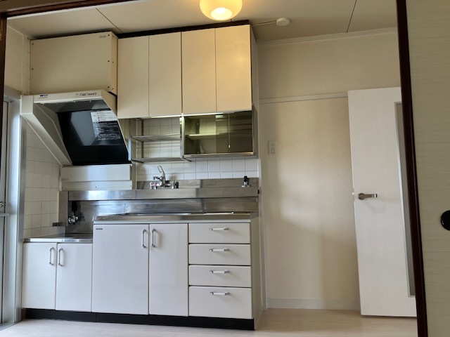 キッチン　コンパクトで使い勝手の良いキッチン