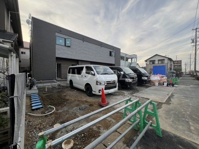 安城市篠目町のアパートの建物外観