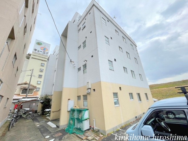 広島市安佐南区東野のマンションの建物外観