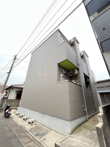 【春日市桜ヶ丘のアパートの建物外観】