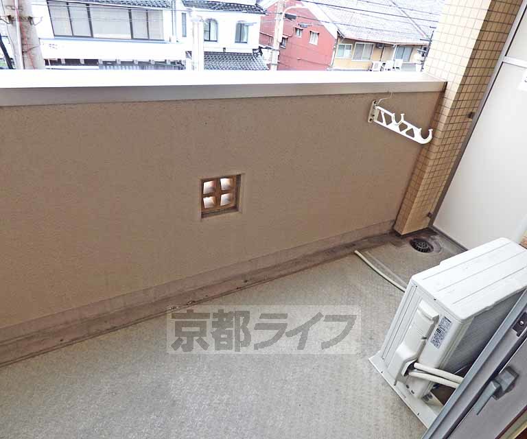 【京都市上京区十四軒町のマンションのバルコニー】