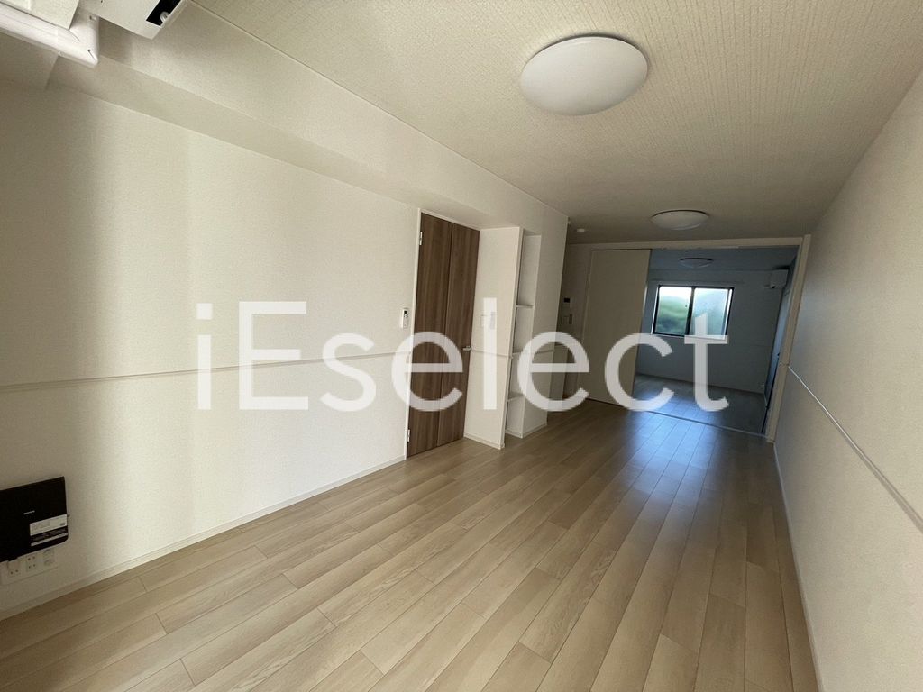 居室・リビング　広々開放的なリビングです♪角部屋は側面に窓があります！