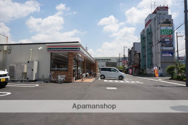 コンビニ　セブンイレブン（コンビニ）まで756m
