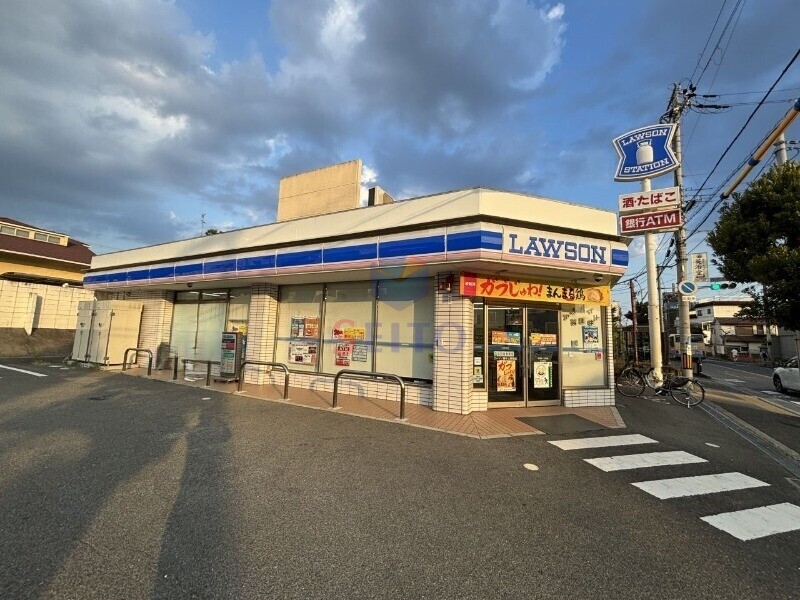 コンビニ　ローソン豊中上野東店（コンビニ）まで187m