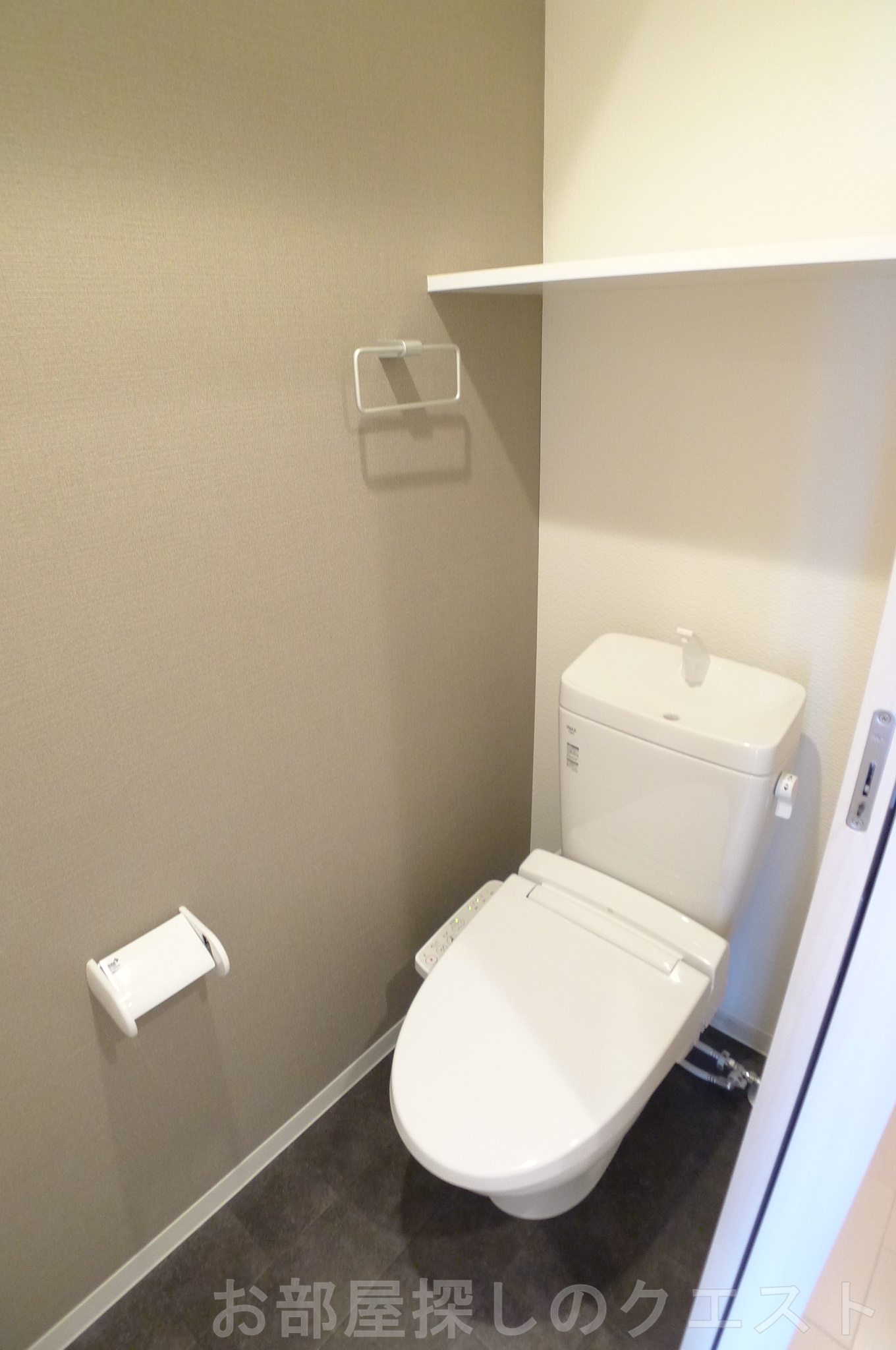 トイレ　（写真は同仕様）