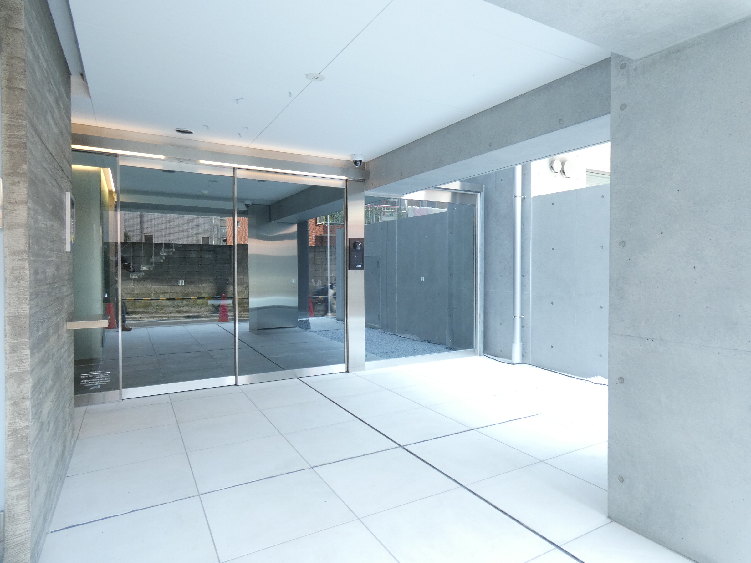 エントランス　エントランス