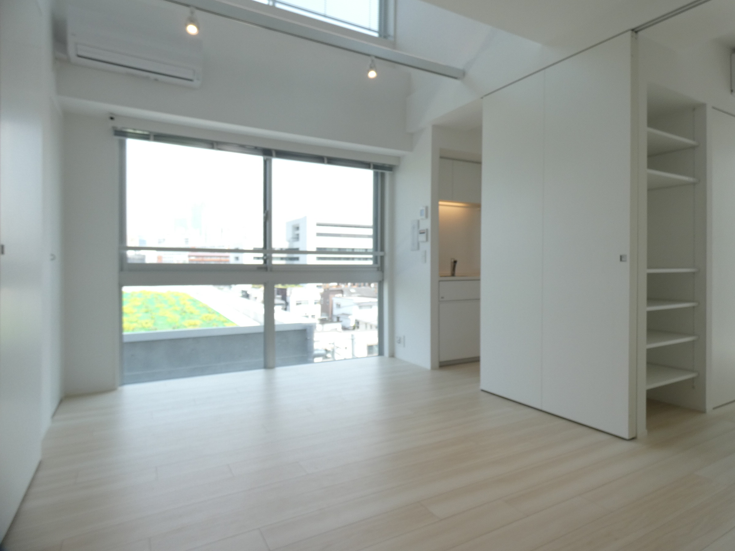 居室・リビング　内観