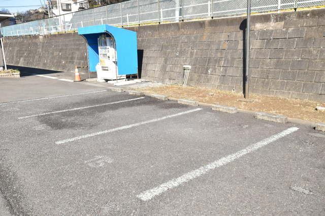 駐車場　☆敷地内に駐車場もあります☆