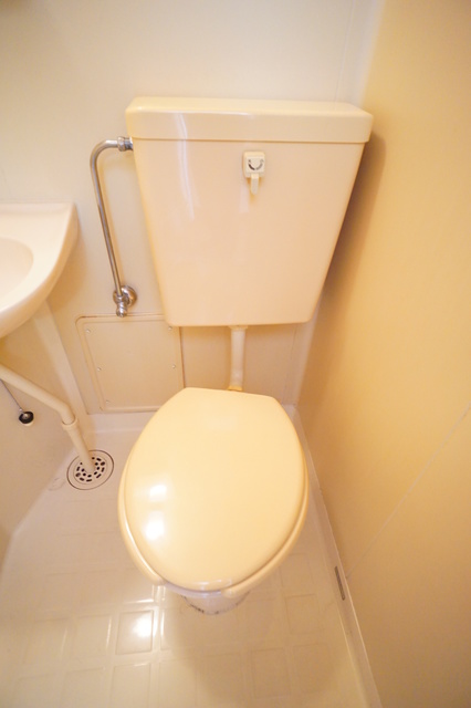 トイレ　清潔感ある洋式トイレです☆お掃除も楽々です！！