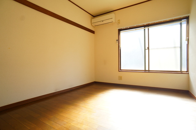 居室・リビング　明るい雰囲気で暮らしやすい！優しい質感の室内がオススメ☆