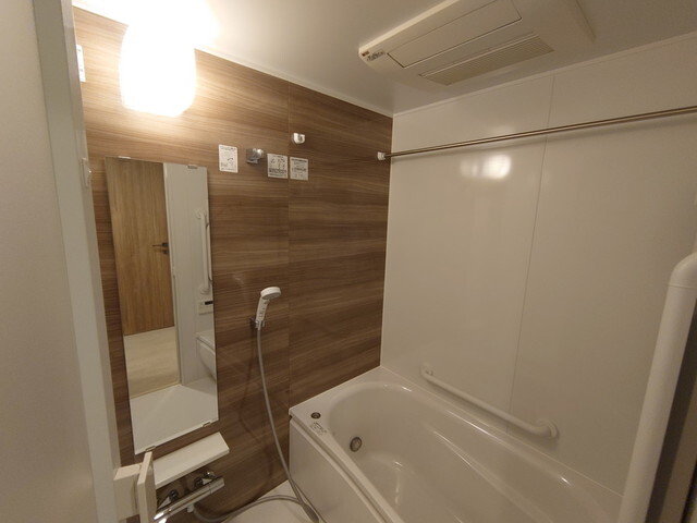 バス・シャワールーム　※写真は同タイプ住戸です。