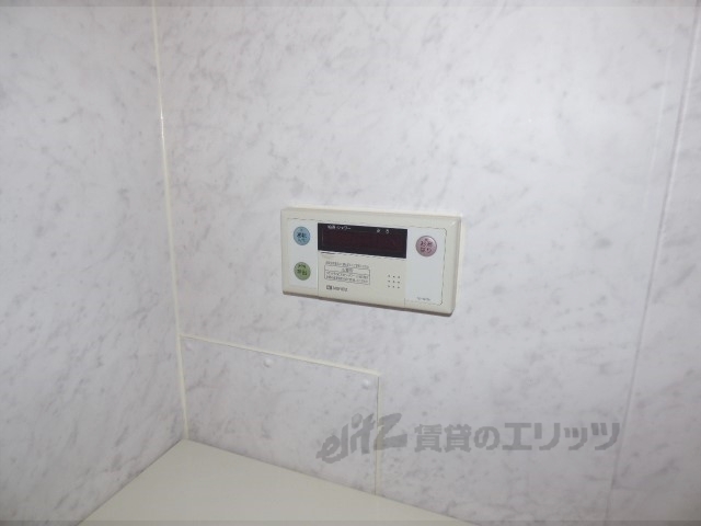 その他設備　給湯器リモコン