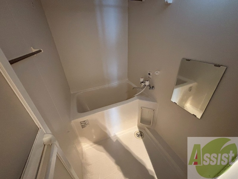 バス・シャワールーム　ユニットバスです。疲れを癒すのに欠かせませんね！