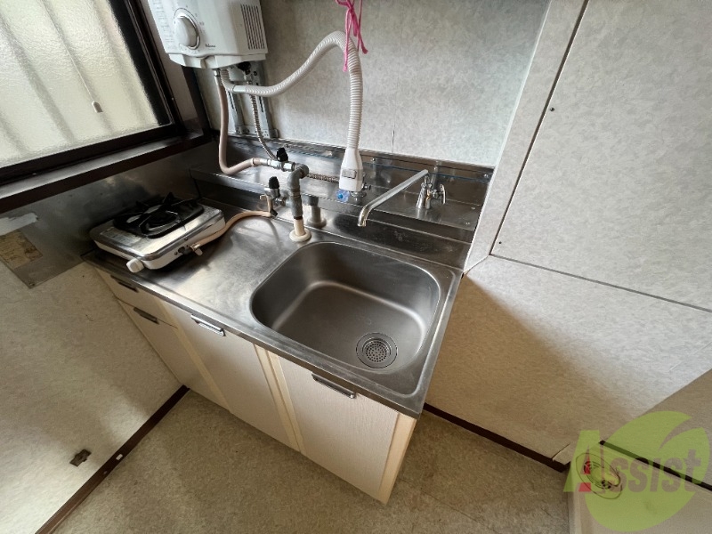 洗面設備　朝の洗顔や歯磨きはこちらで出来ます。