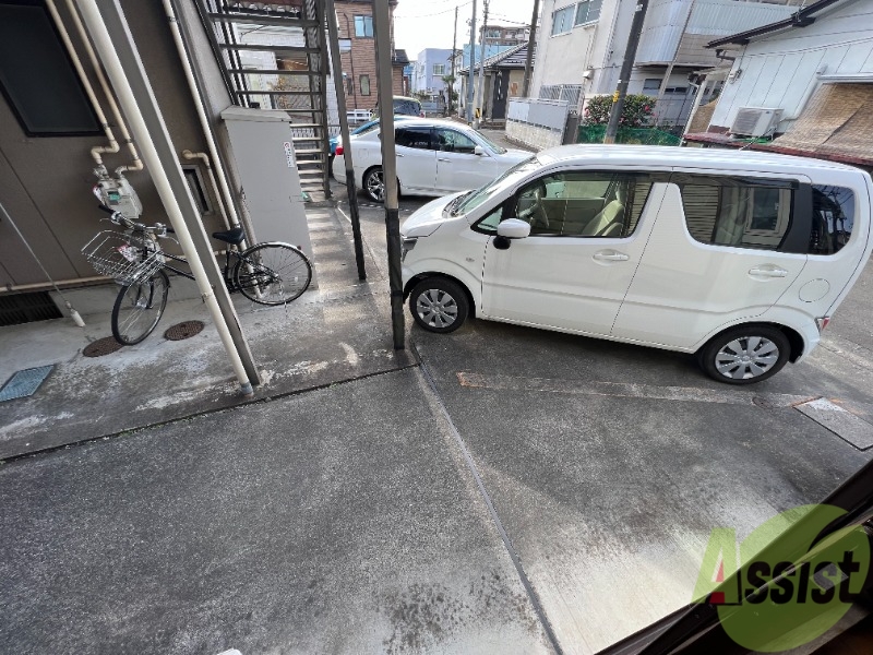 バルコニー　こちらはバルコニーの様子です。日当たりも良いのですぐ乾きそう