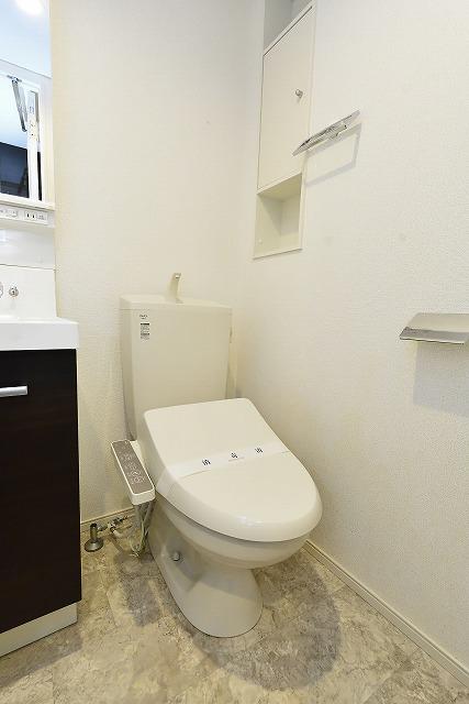 トイレ　トイレ