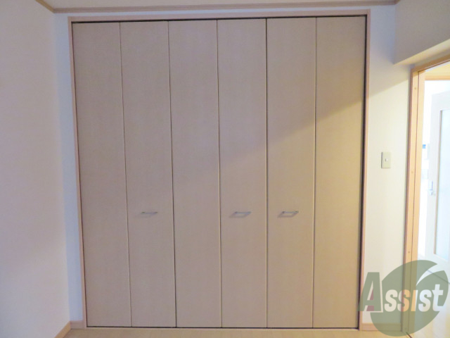 収納　クローゼットも広々とシーズンごとに収納頂けますね
