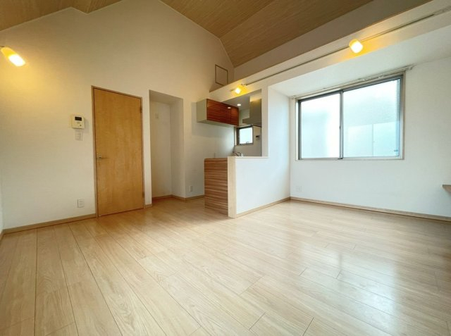 居室・リビング　※別部屋参考画像です。