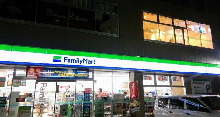 コンビニ　ファミリーマート上前津二丁目店（コンビニ）まで160m