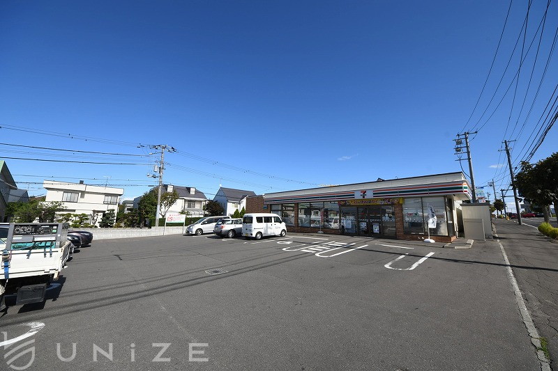 コンビニ　セブンイレブン札幌西岡3条店（コンビニ）まで629m