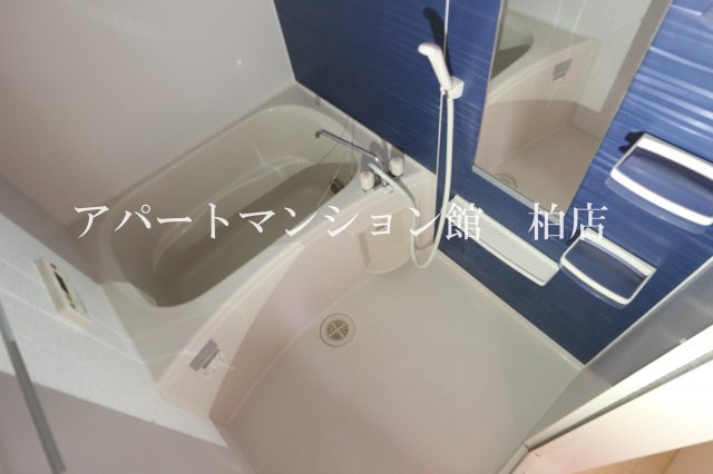 バス・シャワールーム　同施工会社、同型タイプです／※現況優先