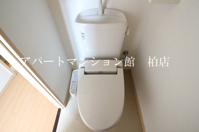 トイレ　同施工会社、同型タイプです／※現況優先