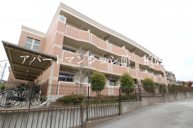 建物外観　同施工会社、同型タイプです／※現況優先