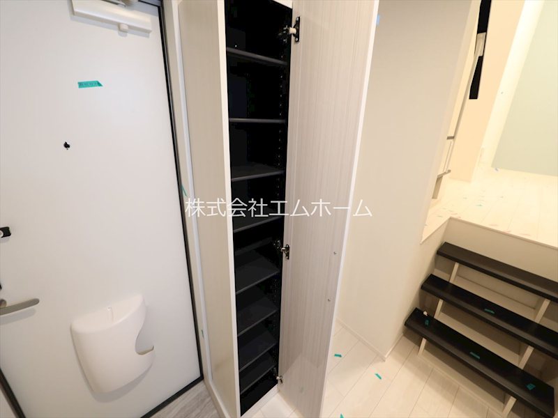 玄関　玄関　シューズボックス付